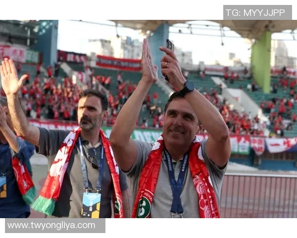 拉莫斯关键时刻解围助球队逆转胜利展现领袖风范